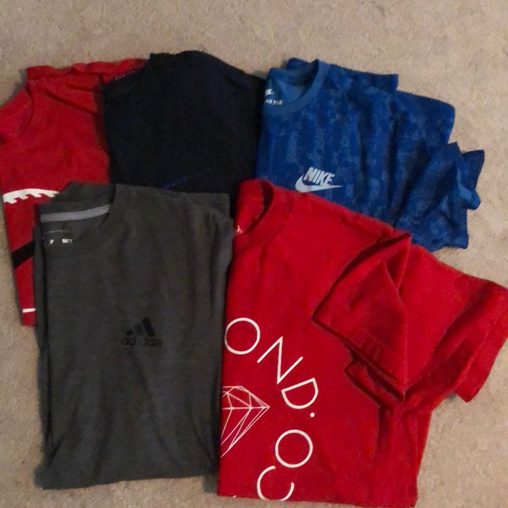 Nike, adidas & diamond supply. Size med. men’s